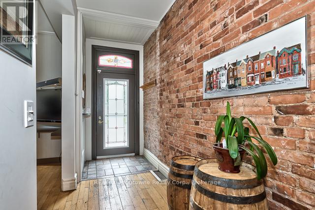 Building Photo - 19 Oxford St