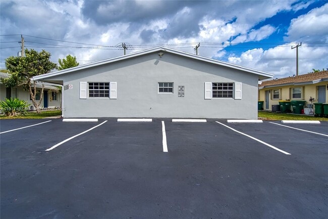 Foto del edificio - 2323 NW 52nd Ct