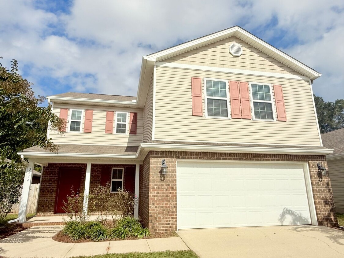 Foto principal - Beautiful 4-Bedroom Home - Wynfield Subdiv...