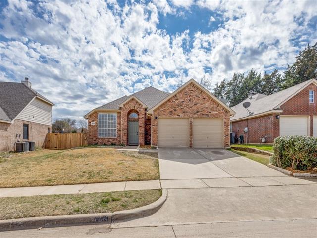 Primary Photo - 1664 Knoll Ridge Cir