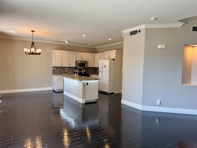 Foto del edificio - Remodeled 3 bedroom in Simi Valley