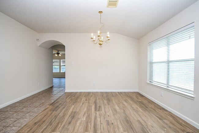 Building Photo - 21839 Manitou Falls Ln