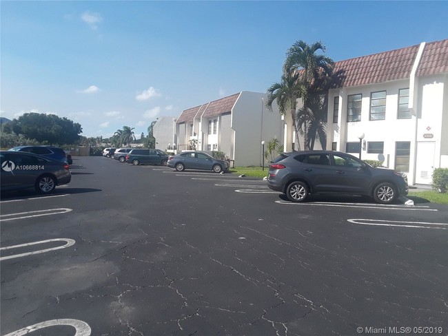 Building Photo - 3115 Coral Hills Dr