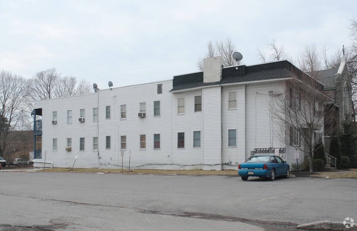 885 Wyoming Ave, Kingston, PA 18704 Apartments in Kingston, PA