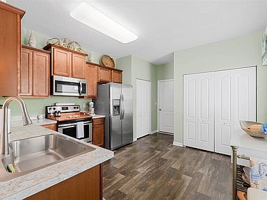 Building Photo - 137 Whitland Way