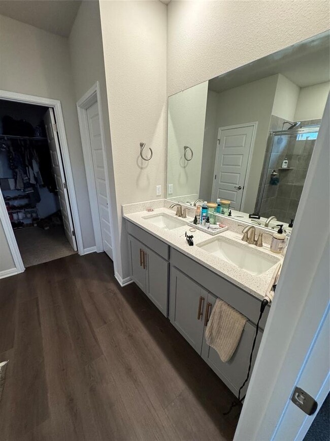 Foto del edificio - 429 El Capitan Lp