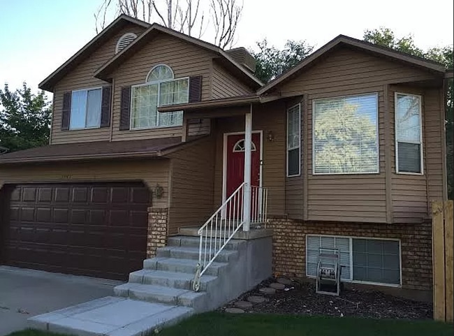 Building Photo - 4 Bed/2 Bath home in Harrisville
