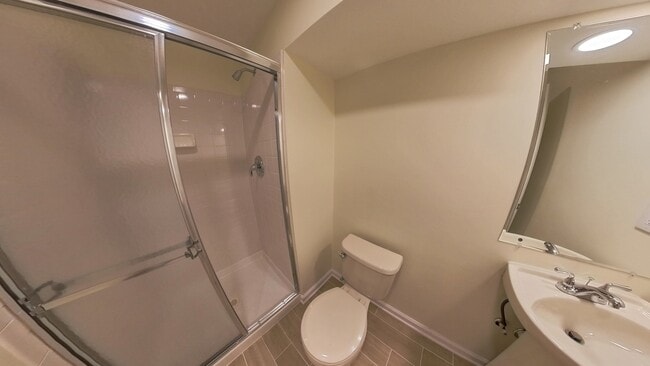 Building Photo - 12885 Hyannis Ln