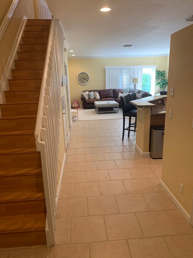 Entry - 13377 Georgian Ct