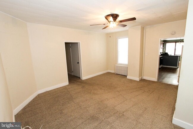 Building Photo - 526 S Fairview St
