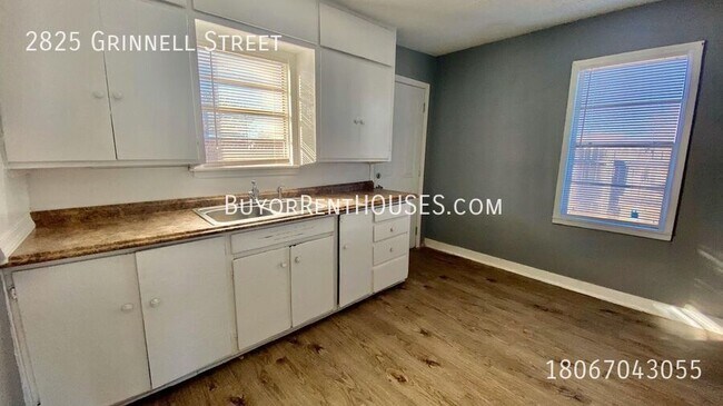 Building Photo - $499 Move-In Special (+ admin fee) + $0 De...
