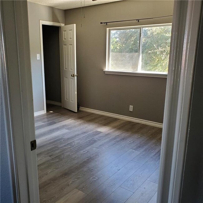 Building Photo - 2714 Vinson Ct