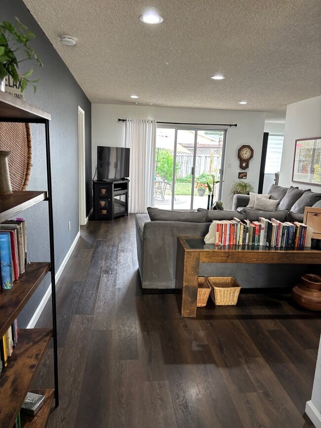 Foto del edificio - Beautiful Home in Watsonville - 55+ Community