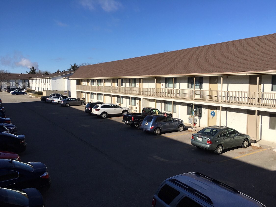 Parking area - 400 Monitor St