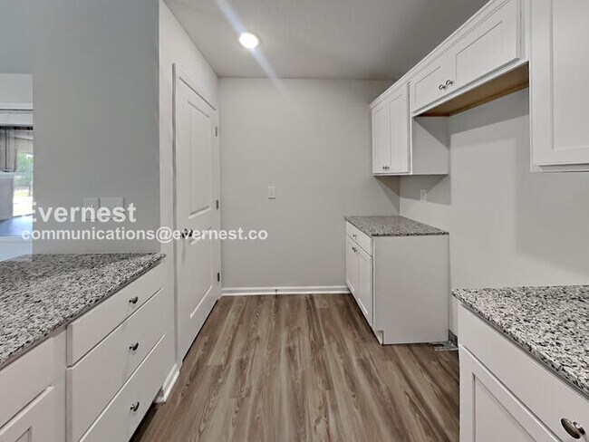 Foto del edificio - Limited Time Special Offer! / 3 Bed, 2.5 Bath Home with Modern Amenities / Pet-Friendly / Availab...