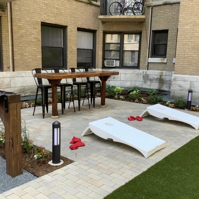 Foto del edificio - 4240 N Sheridan Rd