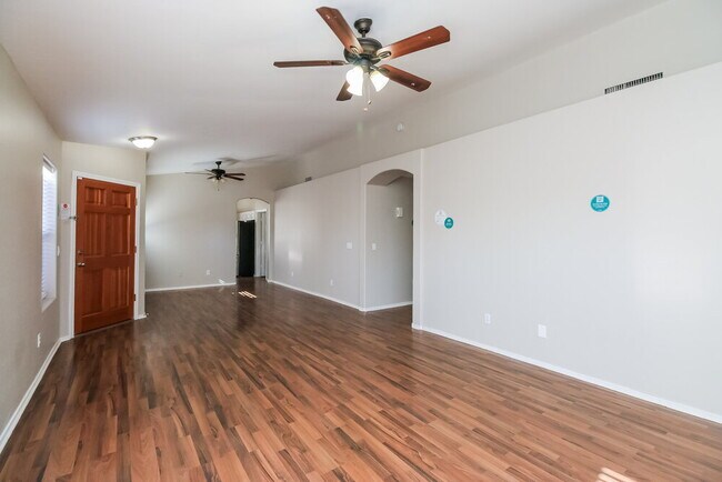 Building Photo - 91 N Soho Pl