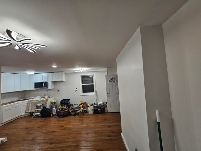 Building Photo - 1273 Arnow Ave