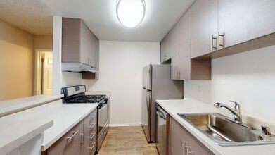 Interior Photo - Huntington Vista