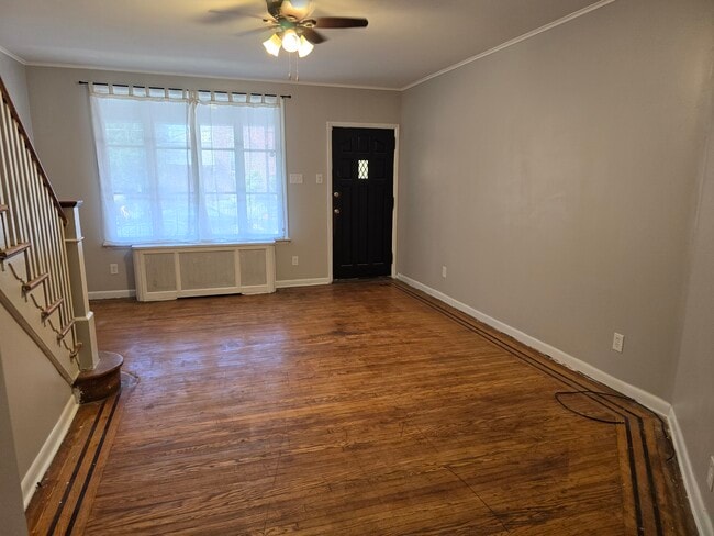 Building Photo - 1353 Dyre St