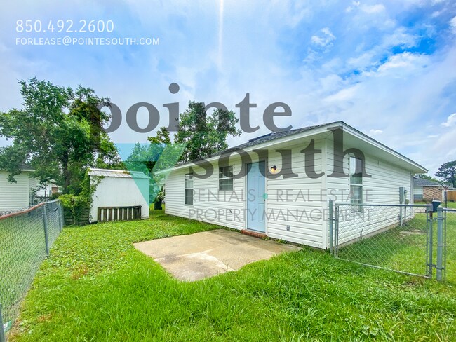 Foto del edificio - 504 Wood Crest Way