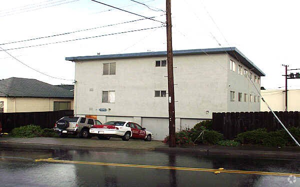 Building Photo - 5049 Glenn Ave
