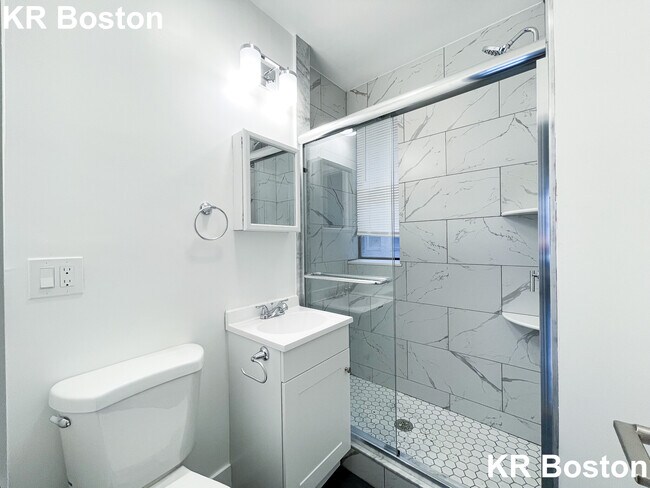 Building Photo - 63 Park Dr