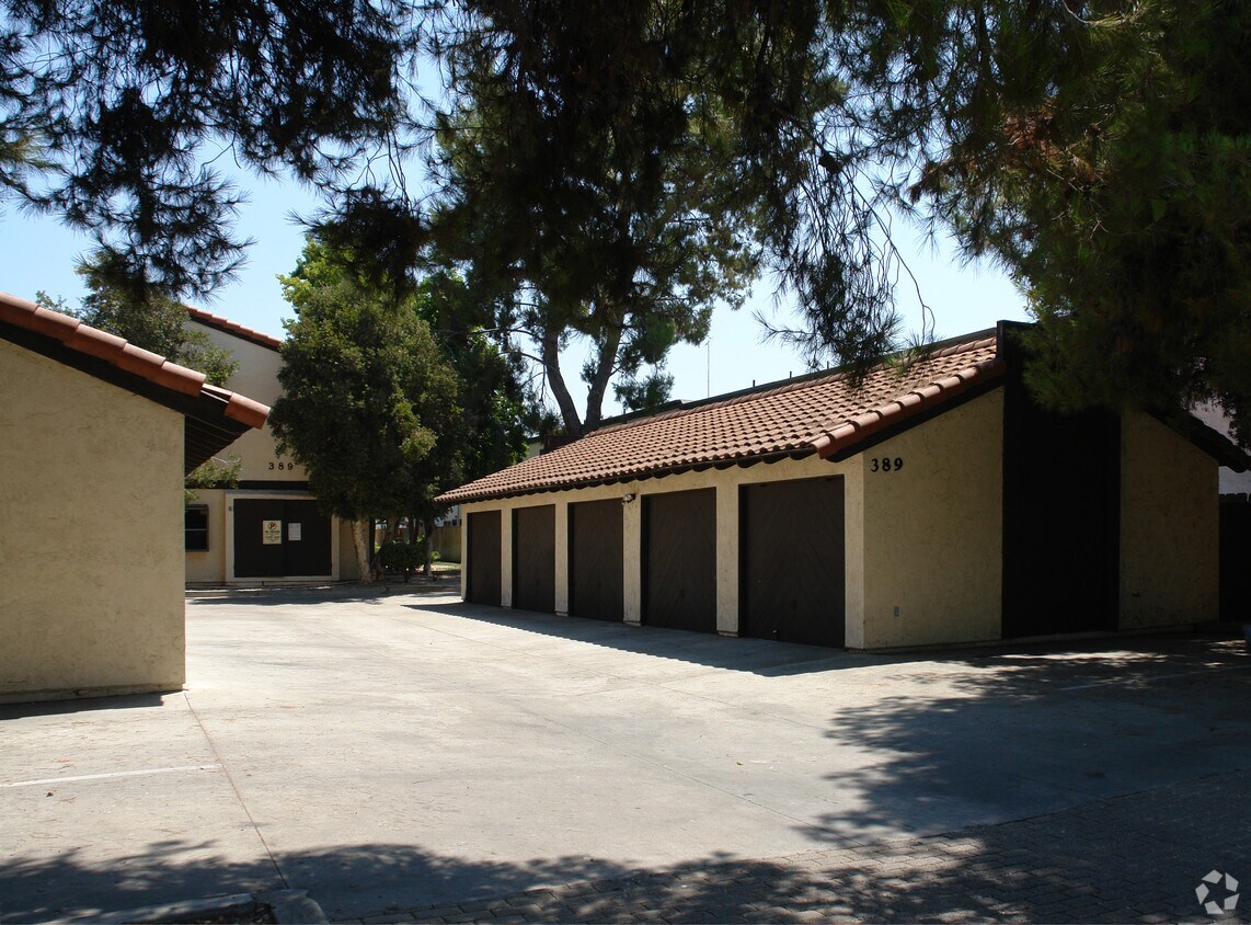 Building Photo - 389 Shady Ln