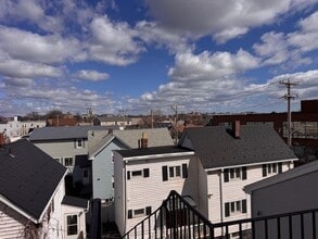 Building Photo - 14 Dane St