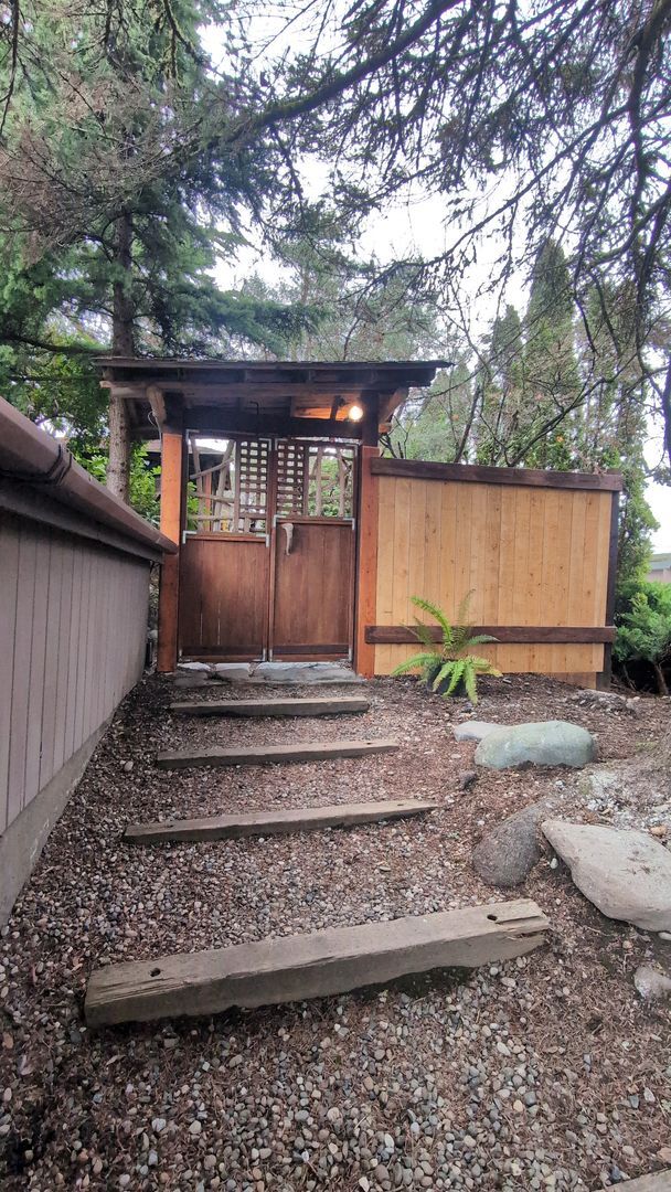 Foto del edificio - Rent Your Own Oasis! Available Now!