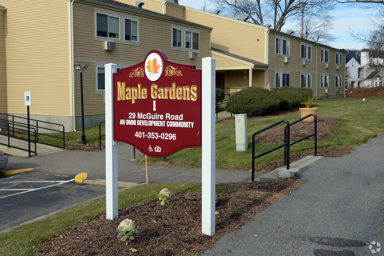 Building Photo - Maple Gardens I