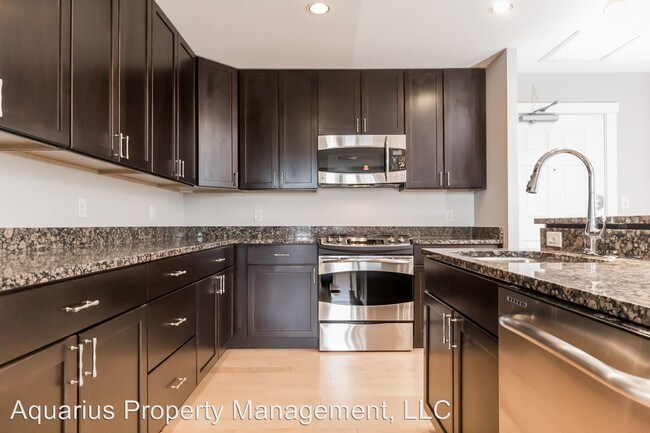 Building Photo - 2 br, 2 bath House - 207 Fore Street Unit 3