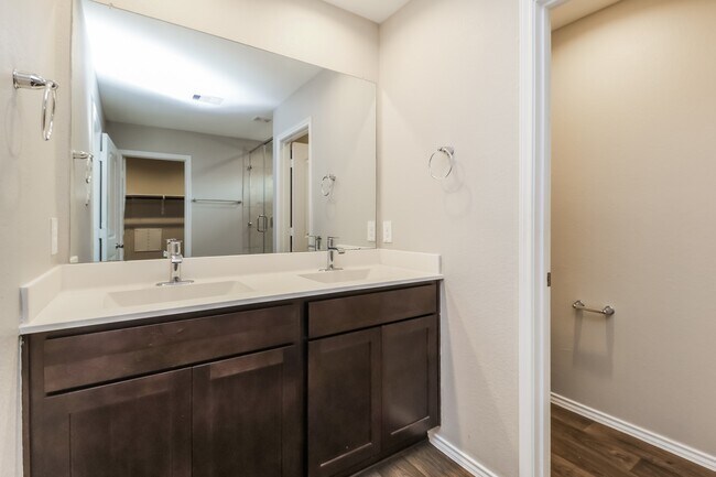 Foto del edificio - 9913 Gln Brk Ln