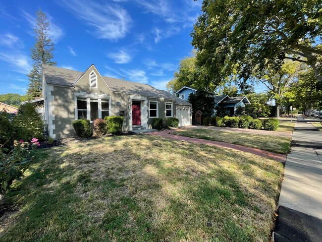 Foto del edificio - Charming Bungalow walking distance to down...