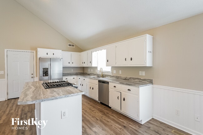 Building Photo - 1400 S Shadowlawn Ct