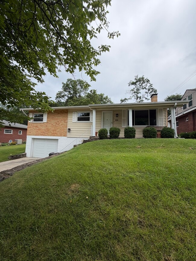 Building Photo - 42 Alpine Dr