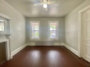 Building Photo - 714 E King St