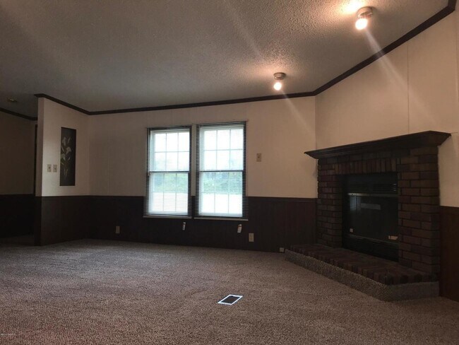 Building Photo - 1557 Catherine Lake Rd