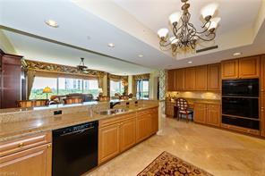 Foto del edificio - 8787 Bay Colony Dr