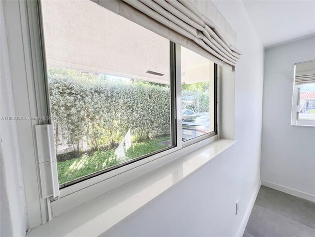 Foto del edificio - 2827 SW 24th St