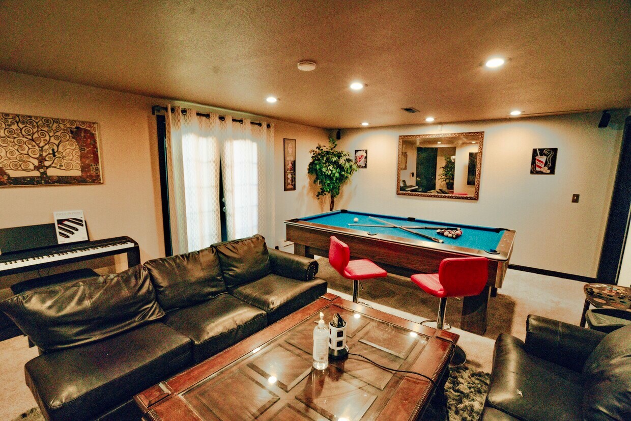 Foto principal - 1330 Kipling St