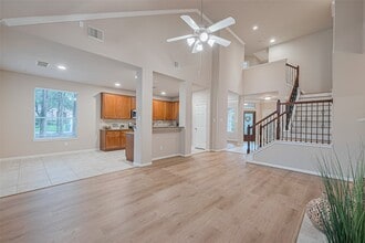 Building Photo - 23 Red Adler Pl