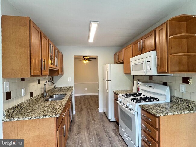 Foto del edificio - 8723 Hayshed Ln