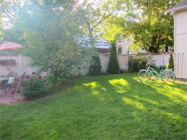 Foto del edificio - Stunning 4 Bedroom Home for Rent in Heart ...