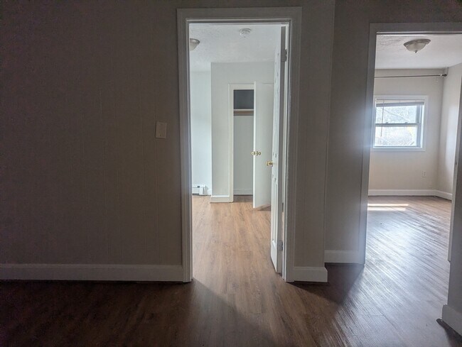 Foto del edificio - 581 Proctor Ave