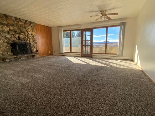 Foto del edificio - 5209 Lariat Dr