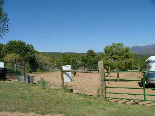 Área de corral - 6 Vista Bonita Dr
