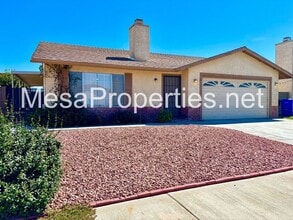 Building Photo - 15819 Cedarwood Pl