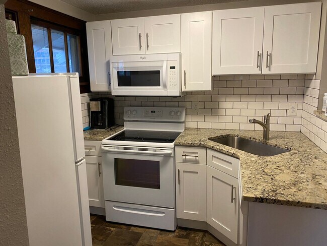 Foto del edificio - 211 N Spring Ave