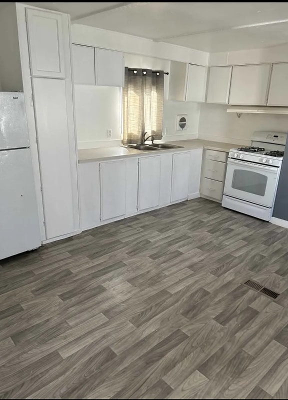 Photo - 15770 E Colfax Ave Apartment